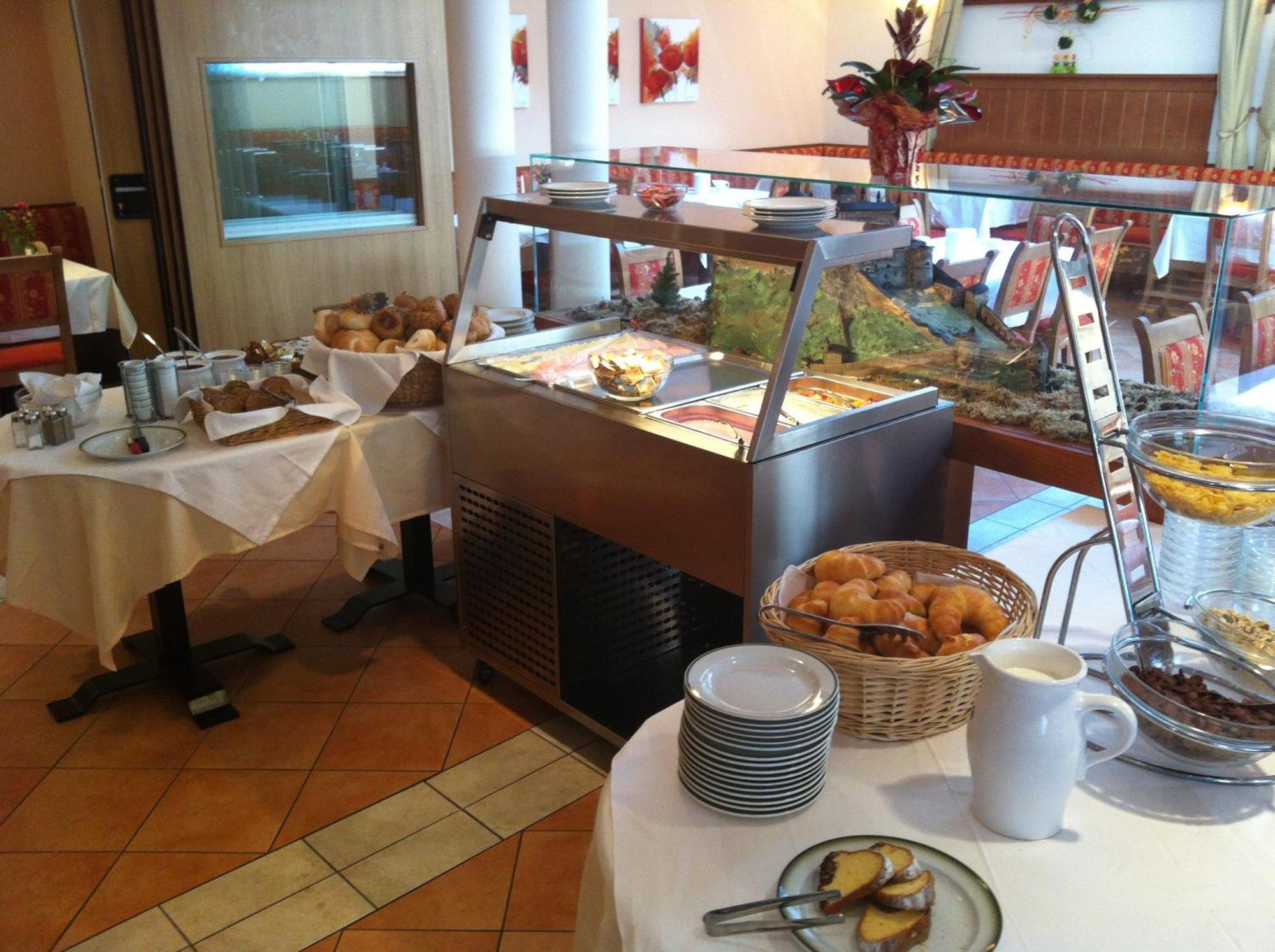 Werfenerhof Hotel Bagian luar foto
