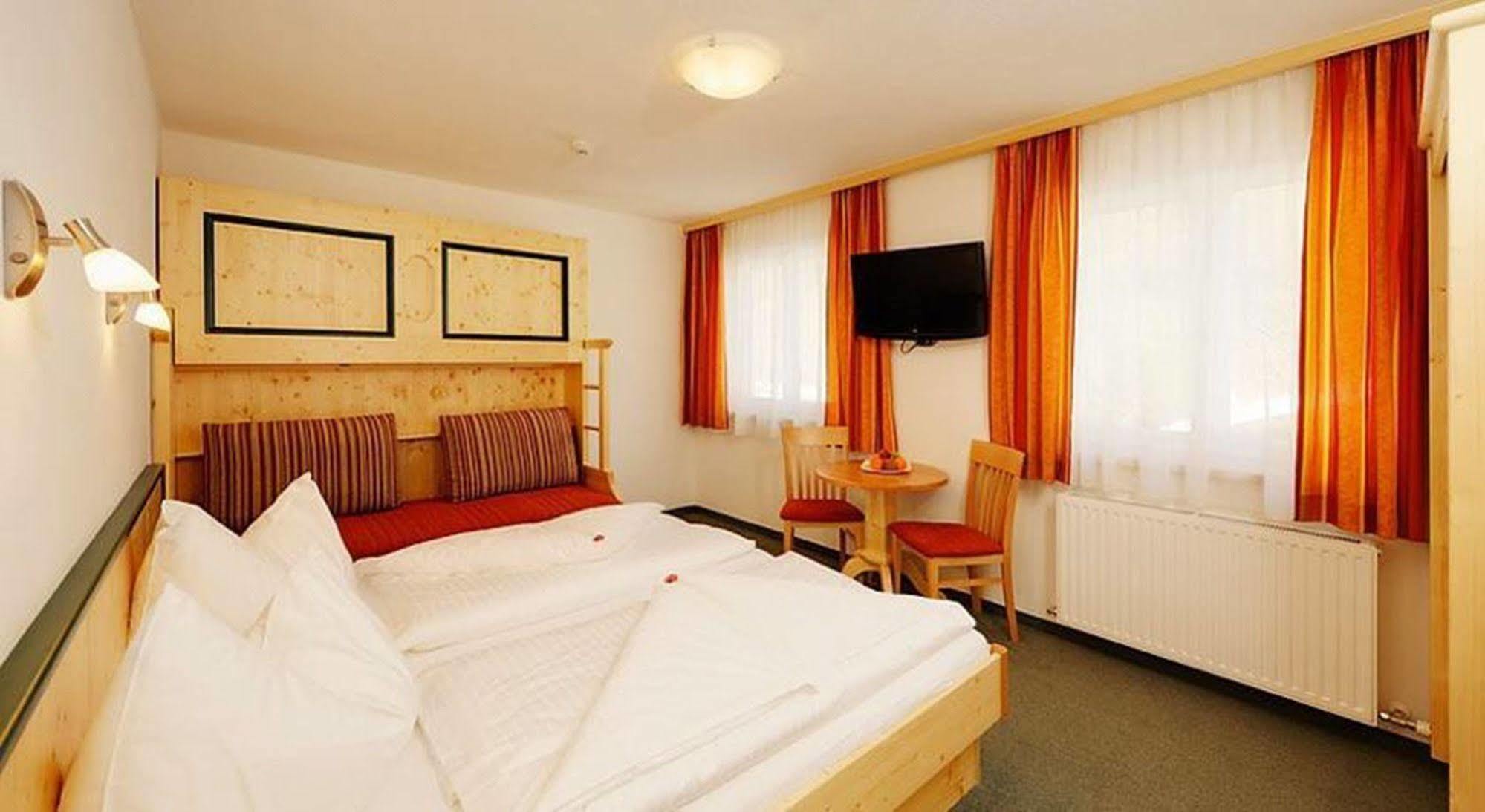 Werfenerhof Hotel Bagian luar foto